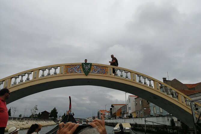 Transfer to Porto with Óbidos, Nazaré and Aveiro - Key Points