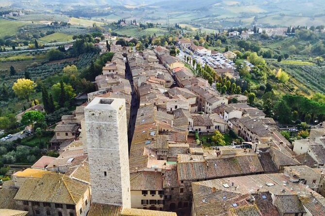 TRANSFER TOUR Florence to Lucca with a stop in San Gimignano - Key Points