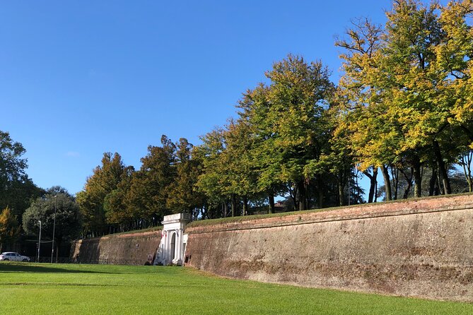 TRANSFER TOUR Florence to Lucca with a stop in San Gimignano - Flexibility and Booking Details