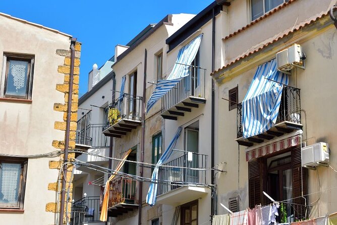 Transfer Tour from Taormina to Palermo with a stop in Cefalù - Logistic Details and Group Size