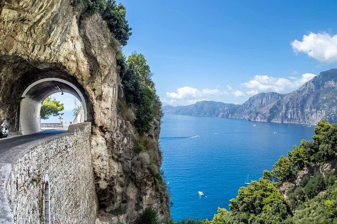Transfers from Naples to Sorrento Positano Amalfi Ravello Maiori - Comfortable and Stylish Transfers with Pompeii Transfer Car