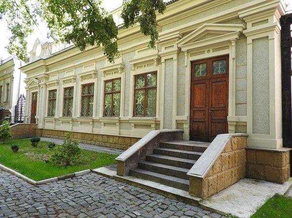 Transnistria - Discover Soviet style and inspiration - Meeting Point and Logistics in Chisinau