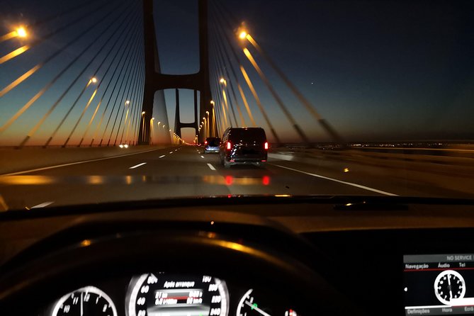 Transport from Lisbon Airport to the center of Lisbon - Smooth Transfer from Lisbon Airport to the City Center at an Attractive Price