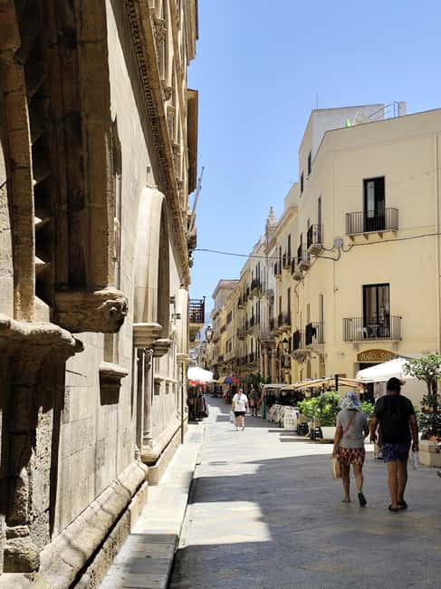 Trapani: Guided Walking Tour with Cannolo - The Cathedral of San Lorenzo and Purgatorio Church