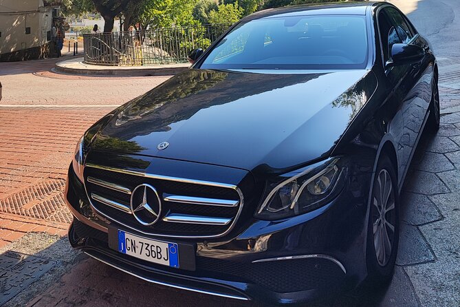 Trasferimento privato da Napoli ad Amalfi o Positano o viceversa - An Exclusive Private Transfer Across the Amalfi Coast in Luxury Mercedes