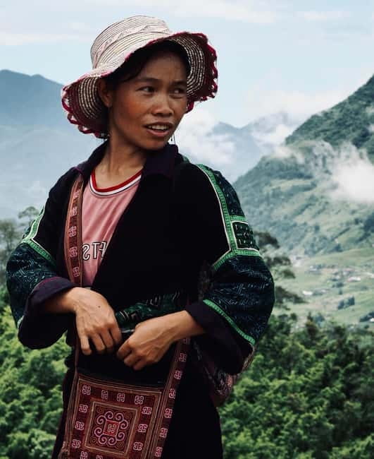 Travel with photography: 2-hour photo shoot - Final Shots on the Beach and Pier: Coastal Charm and Sunset Opportunities