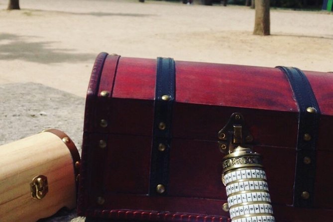 Treasure hunt along the Seine to visit Paris! - Key Points