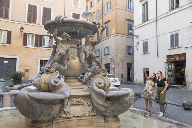 Treasure hunt in Rome, Ghetto and Trastevere - Crossing the Tiber at Isola Tiberina