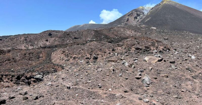 Trekking at 3000 meters on Etna - How the Guided Tour Enhances the Experience