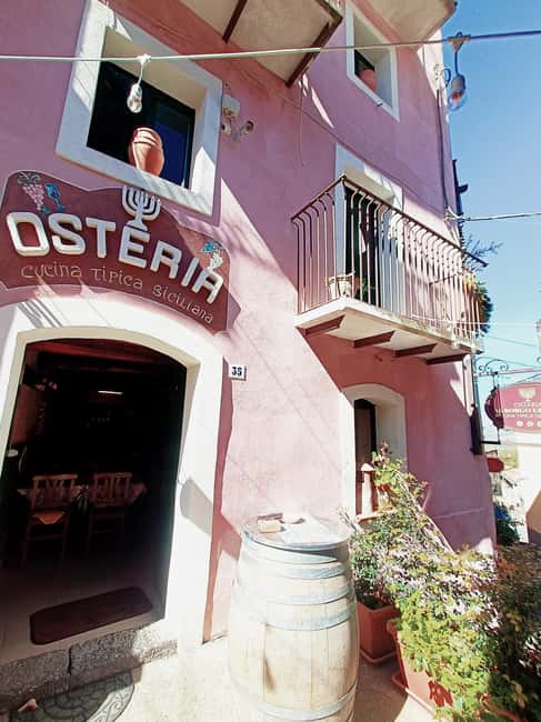 Trekking del Borgo in the village - Exploring Castiglione di Sicilia on a Guided Village Trek