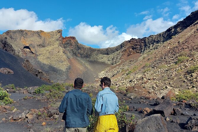Trekking in the Volcanoes Natural Park in a small group - Exploring the Volcanic Landscape of Timanfaya National Park