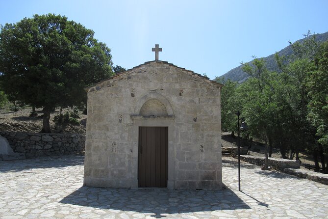 Trekking Rouvas Gorge - Visiting the Ai Giannis Picnic Area and Mountain Shelter
