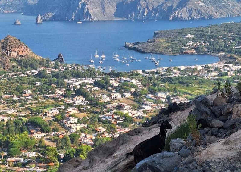 Trekking to discover the Great Crater of Vulcan - Exploring the Heart of Vulcano: Trekking to the Great Crater