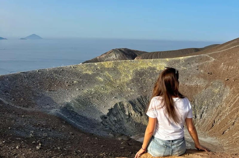 Trekking to discover the Great Crater of Vulcan - The Trail from Vulcano Porto to the Crater Edge
