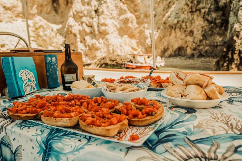Tremiti Islands: 4-hour guided day trip with light lunch - Exciting 4-Hour Guided Tour of the Tremiti Islands by Classic Gozzo Boat