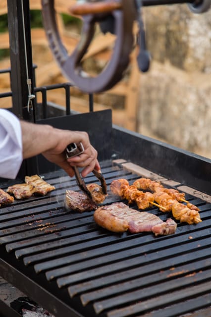 Treurer: Mediterranean barbecue Night - Key Points