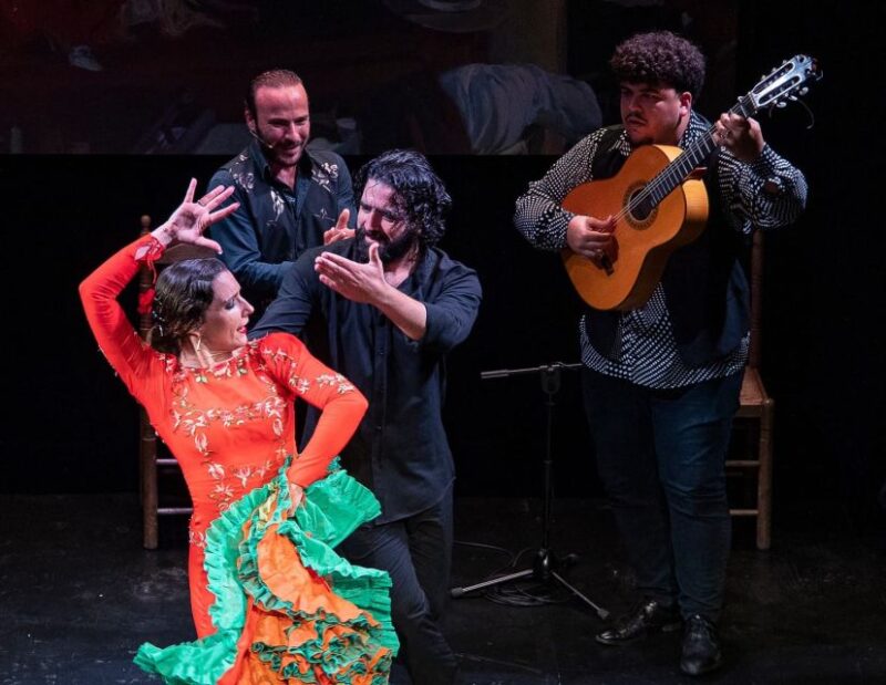 Triana: Authentic Flamenco & Tapas Tour - Flamenco Performance in an Intimate Setting