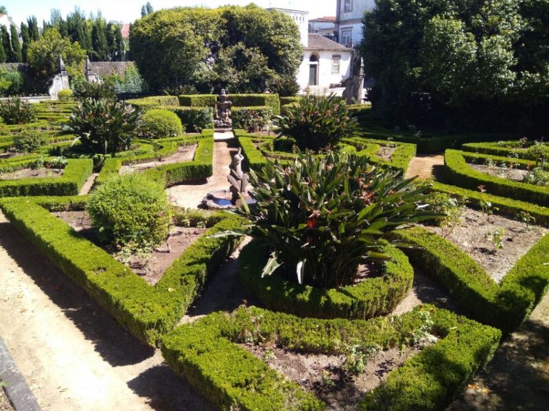 Triangle of Faith / Braga's religious route - from Porto - Exploring Braga’s Historic Center