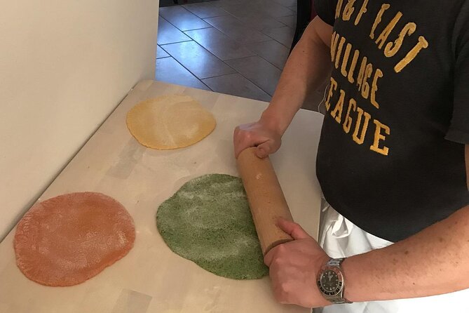 Tricolor Pasta Cooking Class with a Chef in Como countryside - Learning to Make Three Types of Pasta: Green, Red, and White