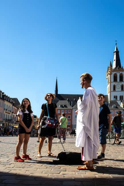 Trier: Costumed tour, walking tour of Trier with a Roman/toga guide - Visiting Trier Cathedral and the Aula Palatina