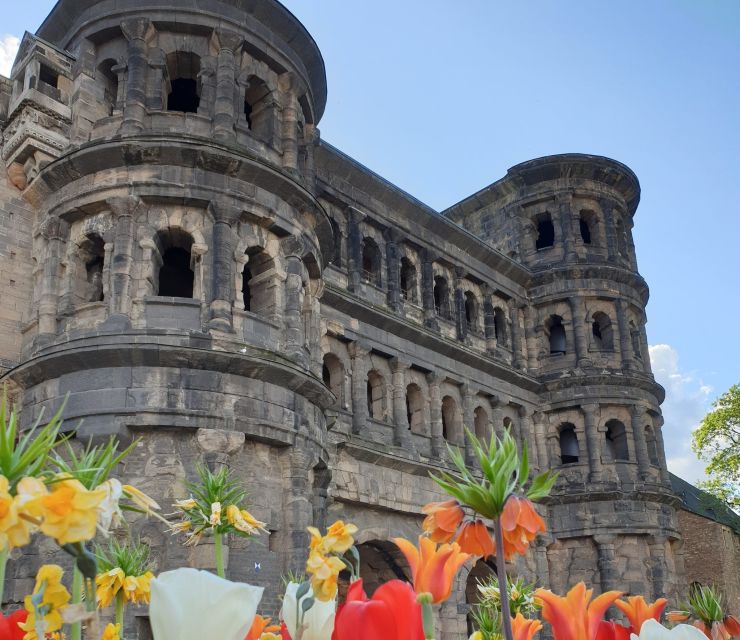 Trier: Guided City Walk with Wine Tasting - Visiting Trier’s Roman Gateway: Porta Nigra