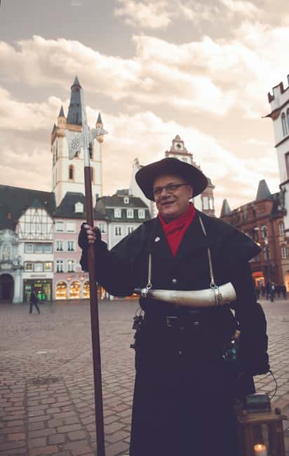 Trier: Tour with the Trier Night Watchman - Costume Tour - Key Points