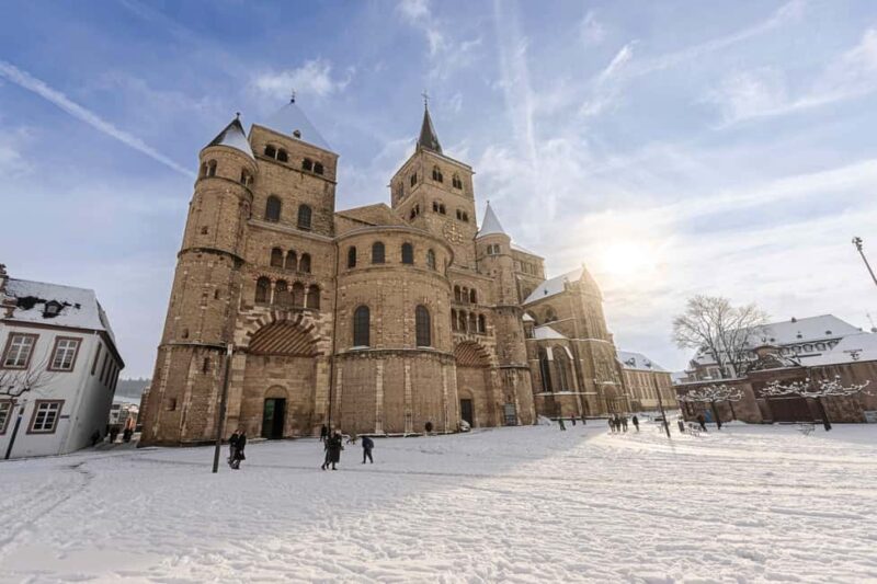 Trier: Winter walking tour  walk, stories & mulled wine - Exploring the Hauptmarkt and Its Surroundings