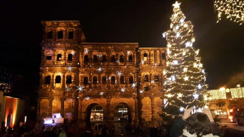 Trier: Winter walking tour  walk, stories & mulled wine - Porta Nigra: The Iconic Roman Gate