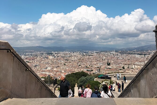 Trip to Aix-en Provence, Marseille & Countryside Wine Tour - The Unique Charm of Aix-en-Provence’s Shopping and Culture