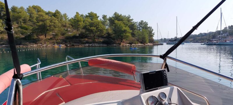 Trogir Private boat tour swimming/diving - Onboard Comforts and Refreshments