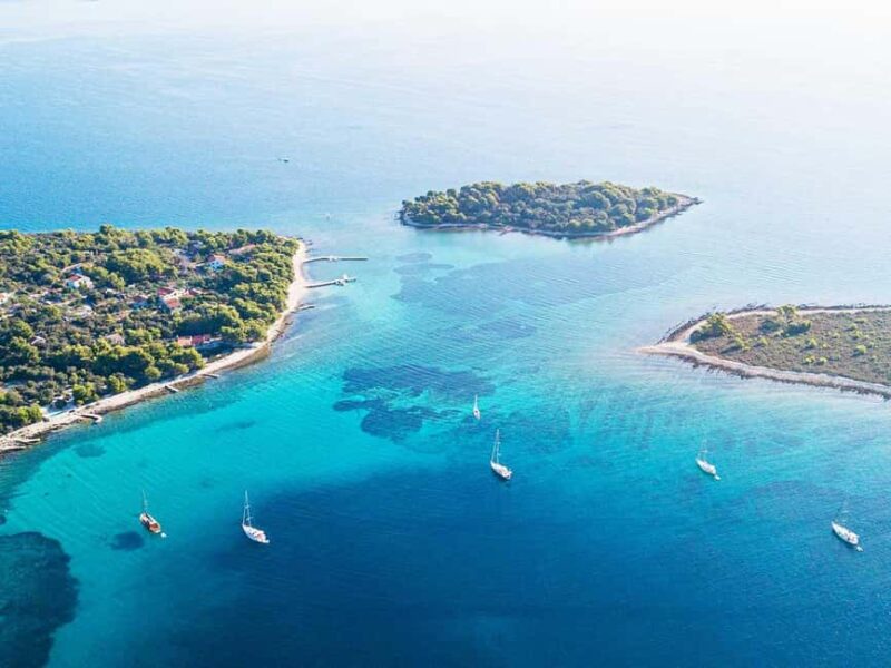 Trogir: Private speedboat tour to Blue Lagoon and 3 Islands - Visiting Drvenik Veli Fisherman Village
