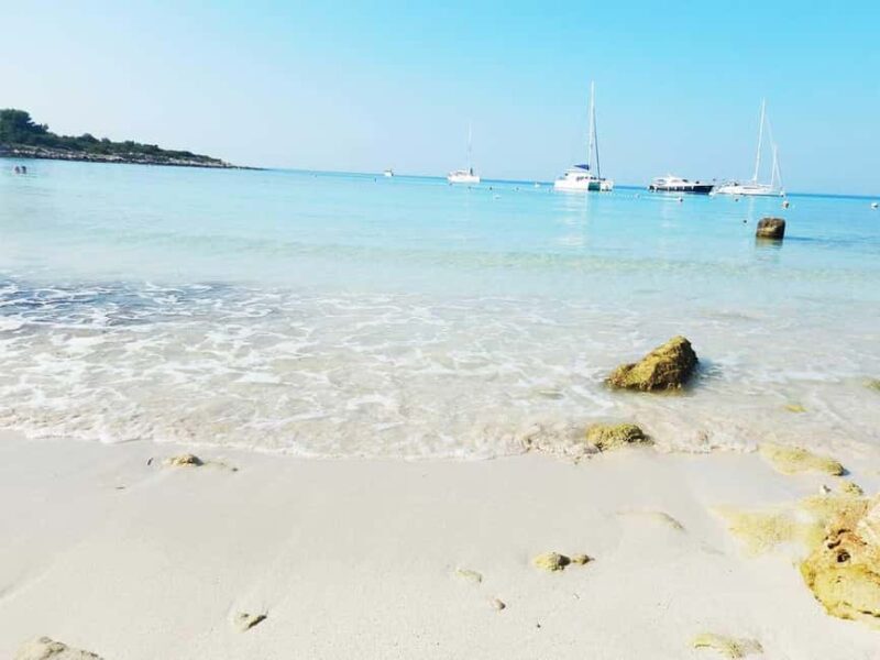 Trogir: Private speedboat tour to Blue Lagoon and 3 Islands - Lunch and Exploration on Island Olta in Maslinica