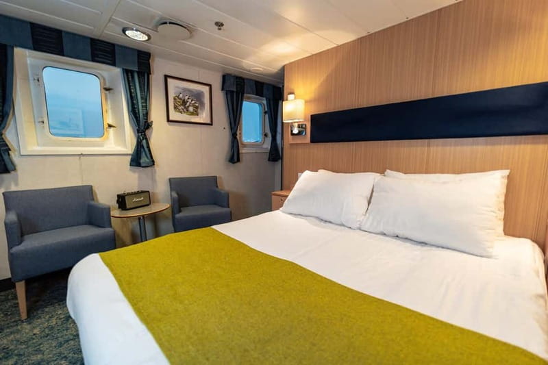 Tromsø: 24hr Northern Lights & Whale Watching Cruise - Savoring Local Cuisine on Board the Arctic Restaurant