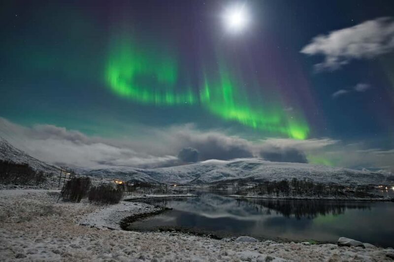 Tromsø: All-Inclusive Northern Lights Hunt - The Premium Transport Experience