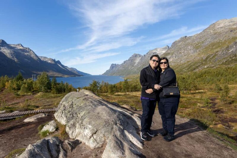 Tromsø: Arctic Fjords Tour to Kvaløya with Panoramic Lunch - Guides and Customer Experience