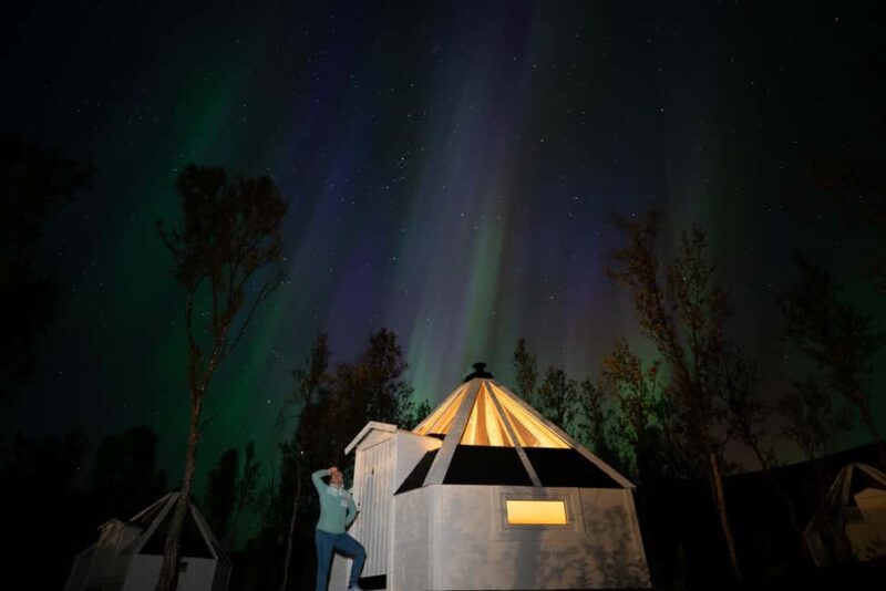 Tromsø: Aurora Crystal Lavvo Overnight Stay with Activities - Key Points