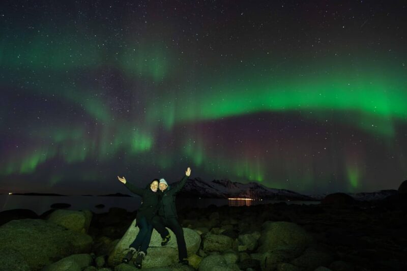 Tromsø: Aurora Tour with Campfire and Professional Photos - Discover Tromsøs Northern Lights with a Local Touch