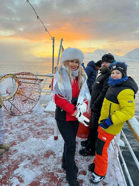 Tromsø: Classic arctic fjord cruise with lite lunch - Dining on Board: Fresh Bacalao and Bread