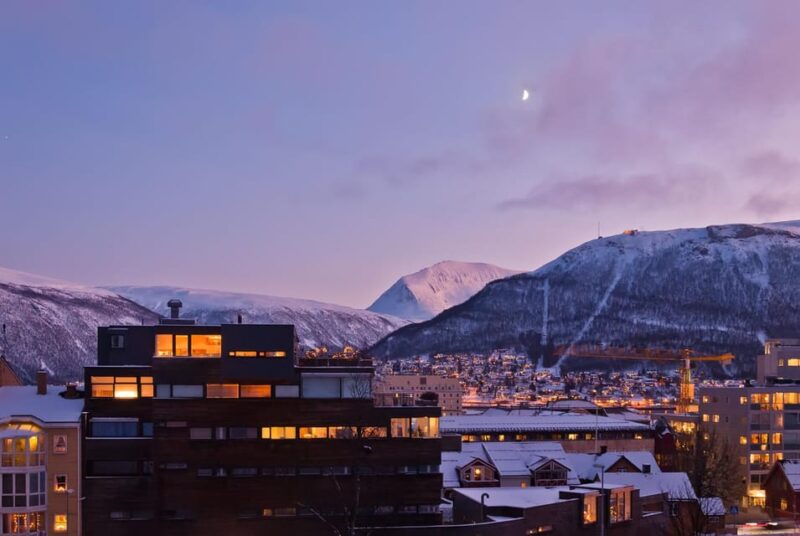 Tromso: Express Walk with a Local in 60 minutes - Logistics and Meeting Arrangements