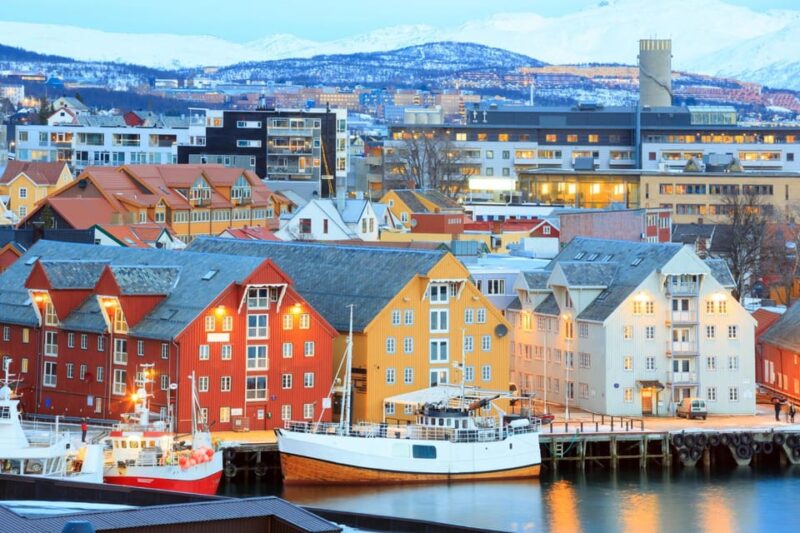 Tromso: Express Walk with a Local in 60 minutes - The Guide’s Role and Experience Quality