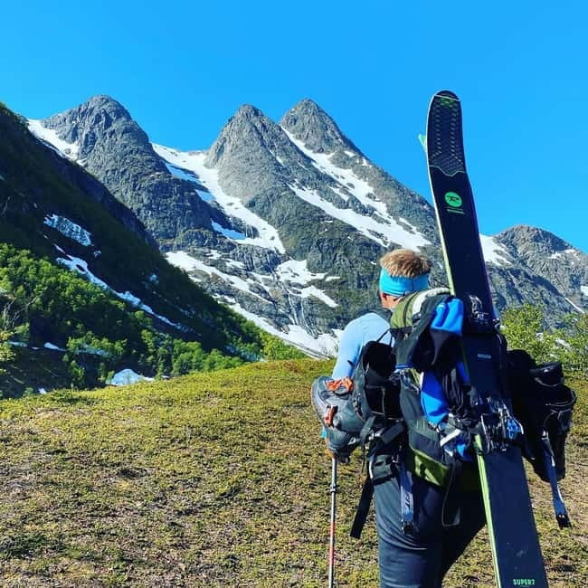 Tromsø: Guided Hiking Tour with Roundtrip Transfers - From Fløya to Rødtinden: A Variety of Trails