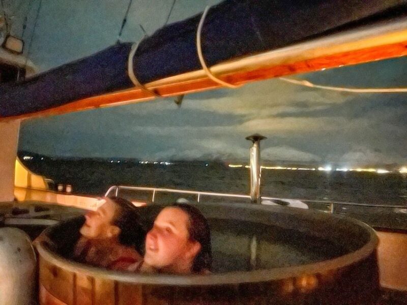 Tromso: Luxury Northern Lights Cruise with Hot Tub & Dinner - The Experience Behind the Ratings