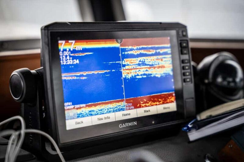 Tromsø: Nocturnal cod fishing with meal. - Meeting the crew and safety considerations