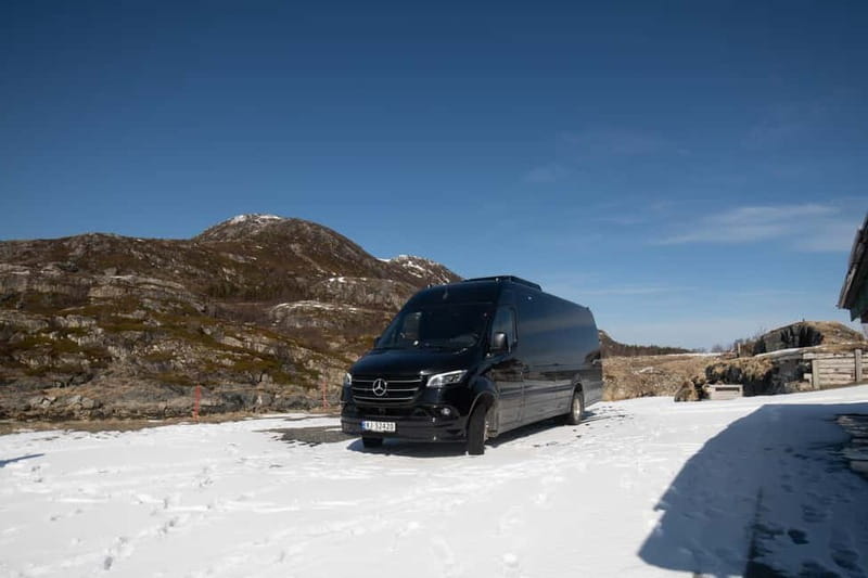 Tromsø: Northern Lights Adventure in Tromsø with Free Photos - The Photo Experience and Souvenirs