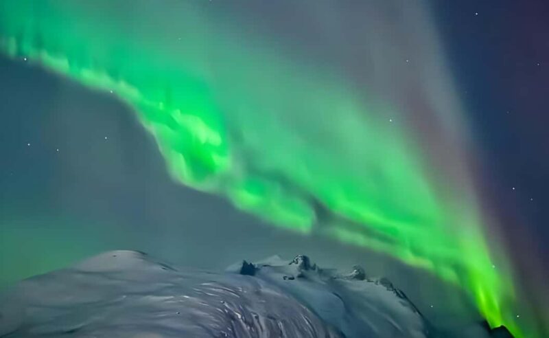 Tromsø: Northern Lights Bus Tour with Free Photography - Tromsø’s Northern Lights Pursuit in the Arctic Night