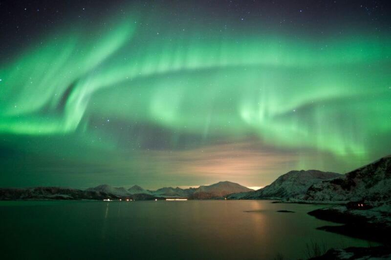 Tromsø: Northern Lights Chase with 2nd Chance Guarantee - Food, Drinks, and Onboard Comfort