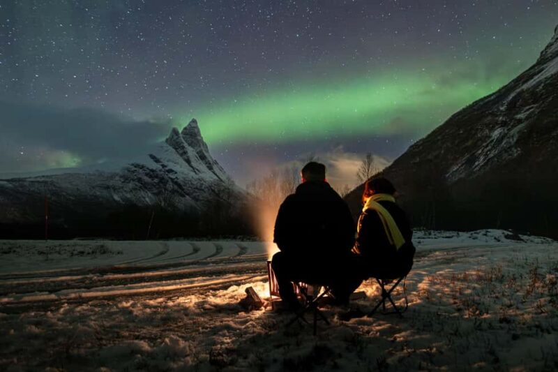 Tromsø: Northern Lights Hunt with Photos and Hot Food - Key Points