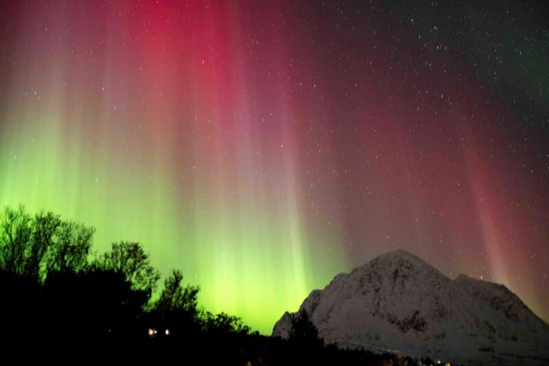 Tromsø: Northern Lights Tour with Dinner and Native Guide - The Hidden Photo Spot and Multiple Viewing Opportunities