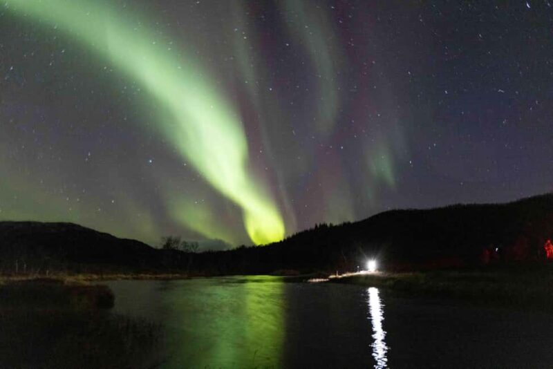Tromsø: Northern Lights Tour with Dinner and Native Guide - The Science and Stories Behind the Aurora Borealis
