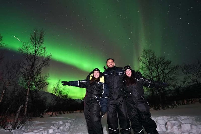 Tromsø: Northern Lights Tour with Free Professional Photos - The Itinerary Includes Scenic Stops and Photo Sessions